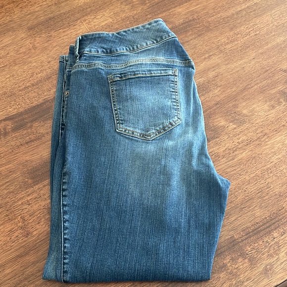 Torrid distressed stretch ankle jeans - Picture 12 of 12